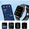 Reloj inteligente negro con indicadores de salud en la pantalla, junto a un teléfono inteligente que muestra una aplicación de salud, sobre fondo azul claro.